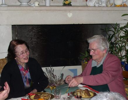 Jacqueline Roussey à gauche et Jeanine Henault à droite